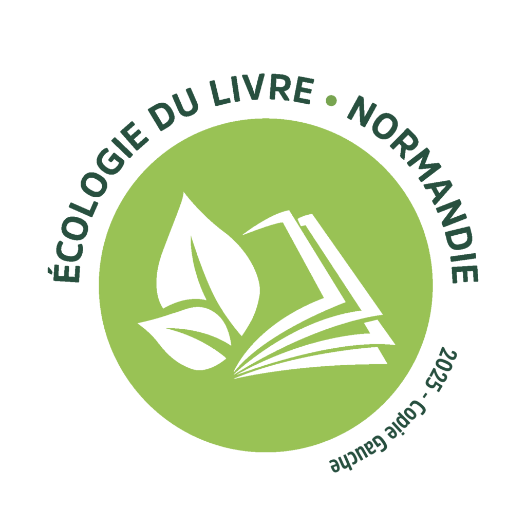 un logo où est écrit écologie du livre normandie, copie gauche 2025. Un livre fait avec des feuilles de papier et d'arbre est au centre d'un rond vert